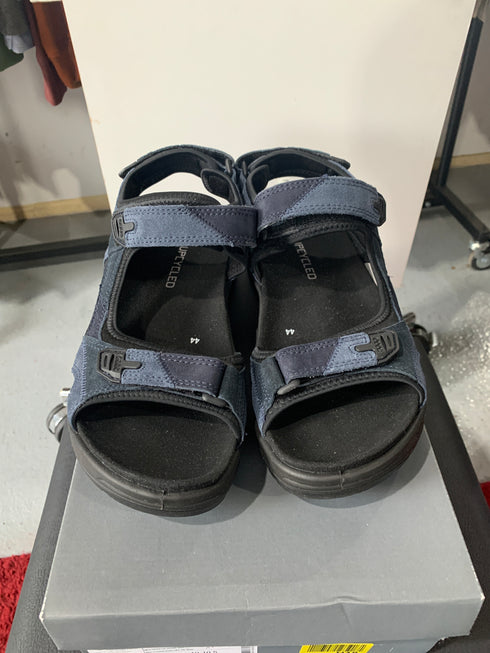 Ecco Upcycled Sandalen